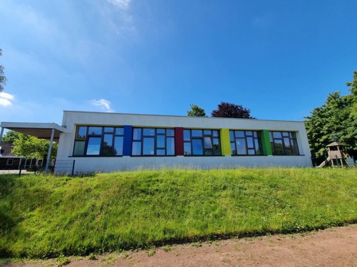 Fenster zum Sportplatz